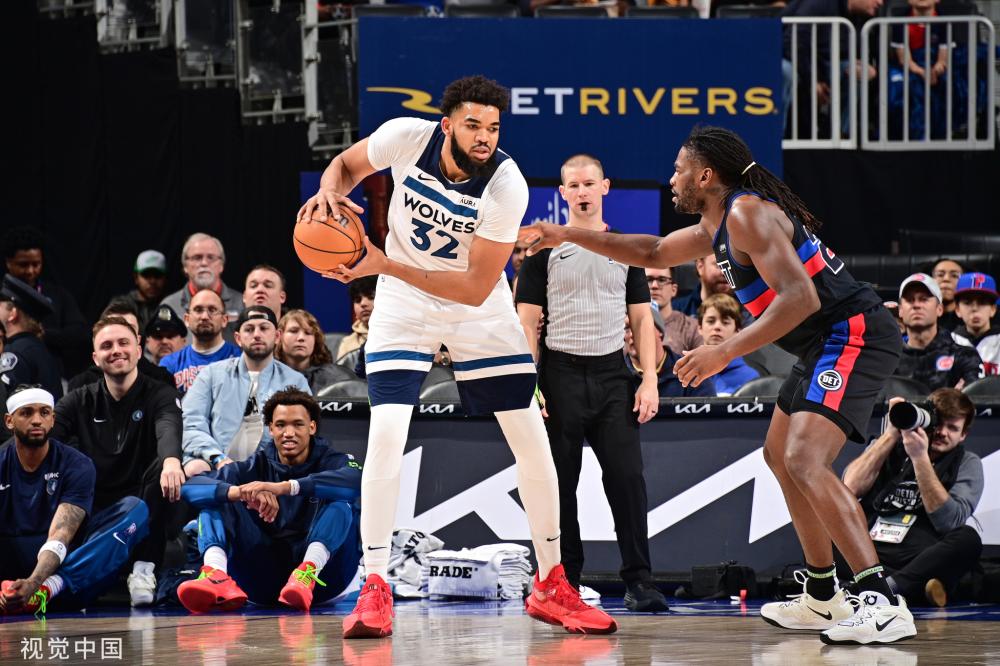 近艺术化的 近艺术化的